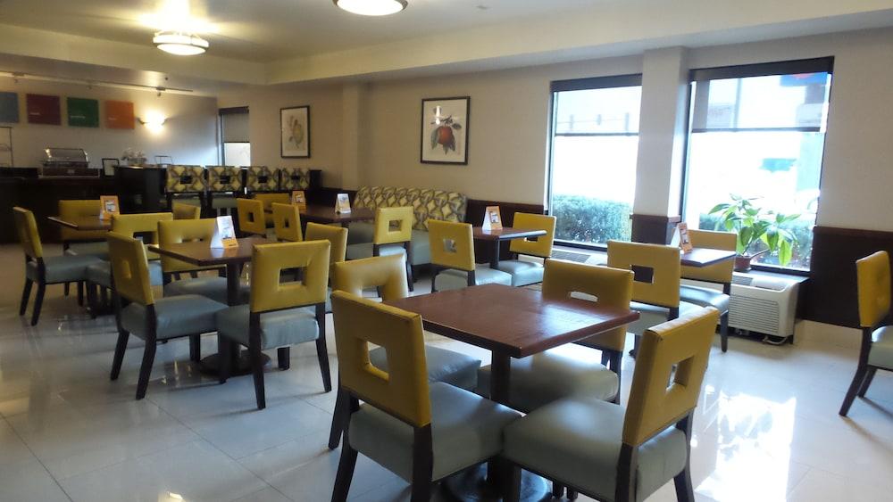 דס פליינס Comfort Inn Convention Center-Chicago O'Hare Airport מראה חיצוני תמונה