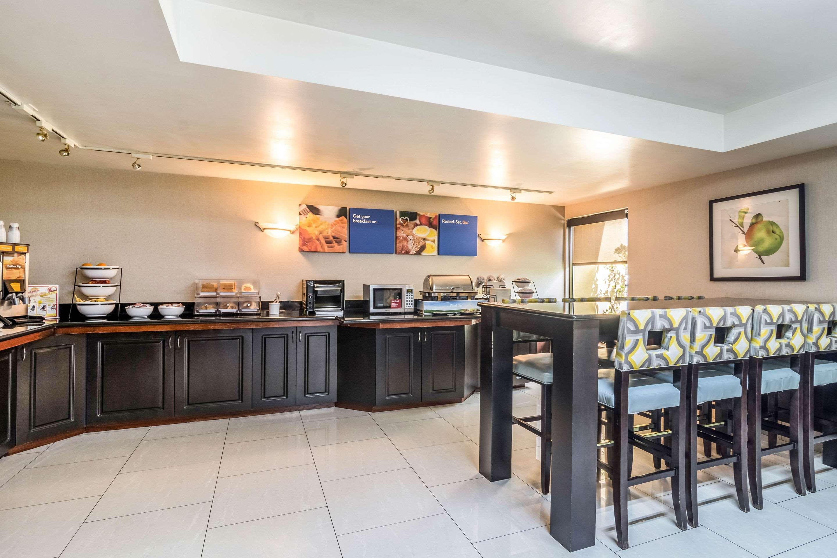 דס פליינס Comfort Inn Convention Center-Chicago O'Hare Airport מראה חיצוני תמונה