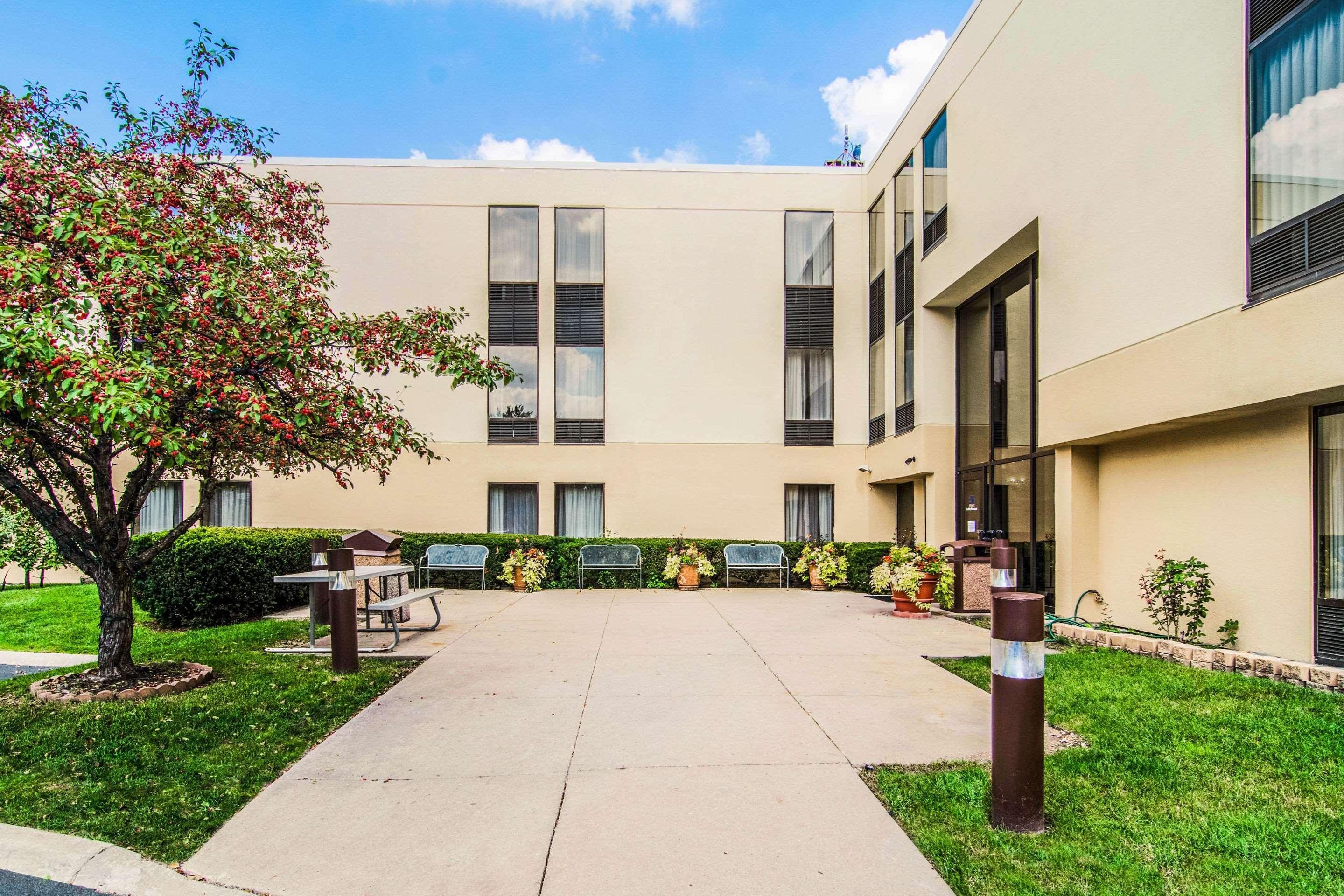 דס פליינס Comfort Inn Convention Center-Chicago O'Hare Airport מראה חיצוני תמונה