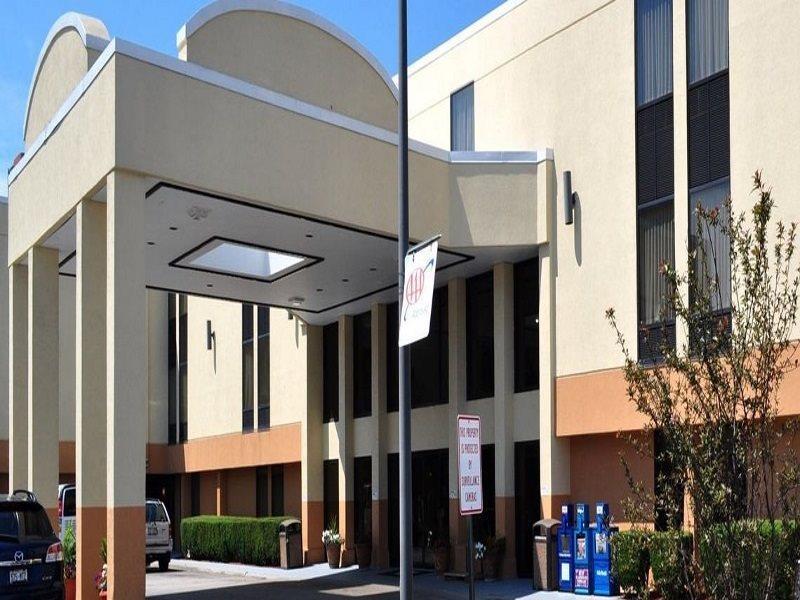 דס פליינס Comfort Inn Convention Center-Chicago O'Hare Airport מראה חיצוני תמונה