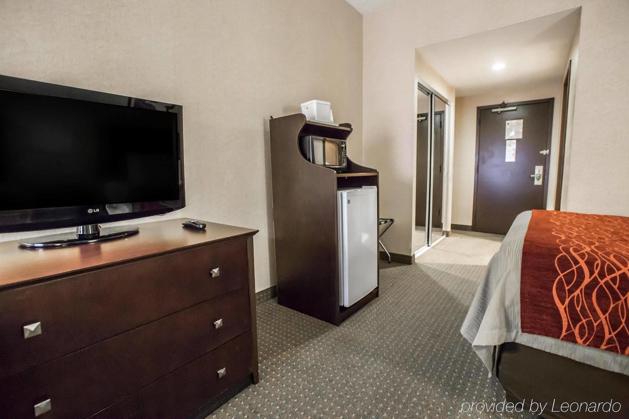 דס פליינס Comfort Inn Convention Center-Chicago O'Hare Airport מראה חיצוני תמונה