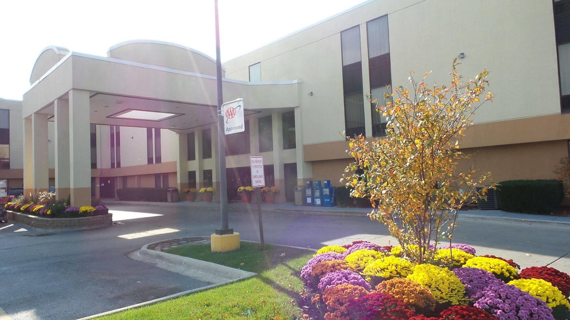 דס פליינס Comfort Inn Convention Center-Chicago O'Hare Airport מראה חיצוני תמונה