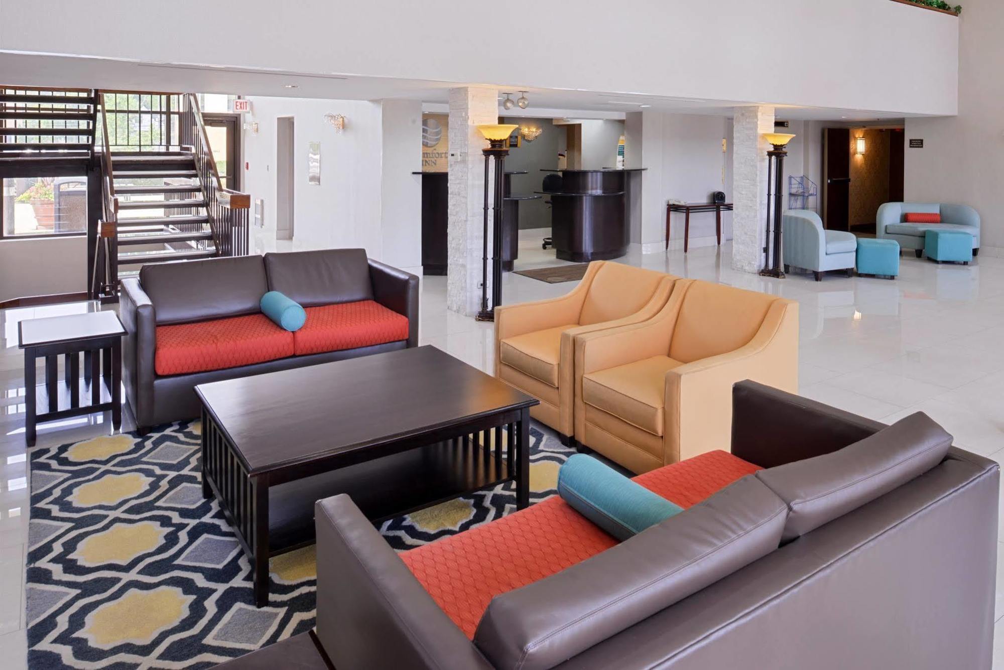 דס פליינס Comfort Inn Convention Center-Chicago O'Hare Airport מראה חיצוני תמונה